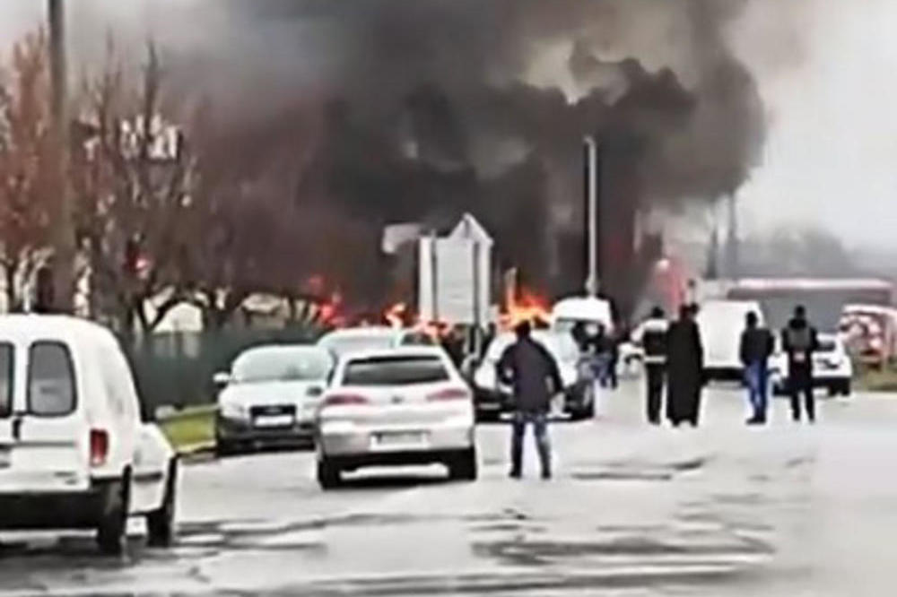 STRAVIČNA EKSPLOZIJA KOD LOZNICE: Autom se zakucao u PUMPU, SVE JE OTIŠLO U VAZDUH! (VIDEO)