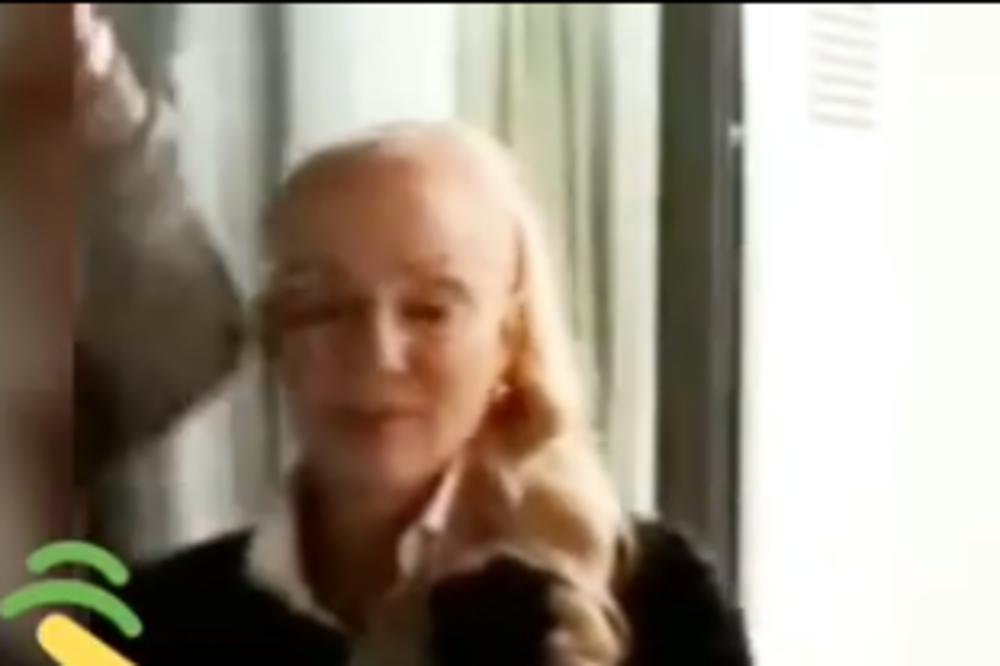 LEPA BRENA POKAZALA ŠTA UME SA SVOJOM RIBOM! Na snimku se vidi kako je BOBA GLADNO GLEDA! Ovo nismo OČEKIVALI