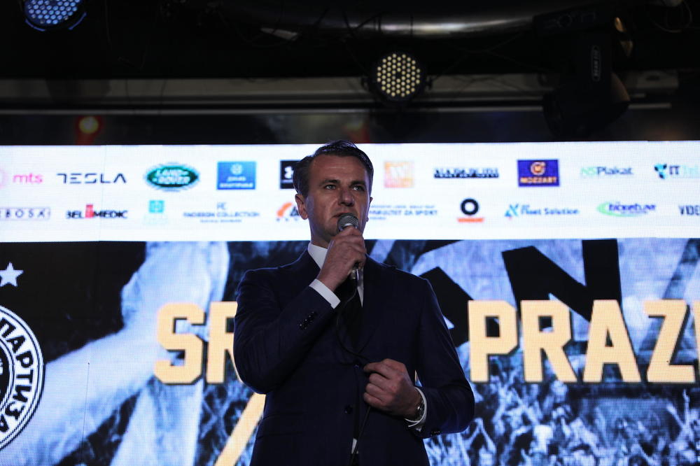 JAK GOVOR MIJAILOVIĆA NA PROMOCIJI PARTIZANOVOG KALENDARA: Poslao je snažnu poruku svima koji vole crno-bele!