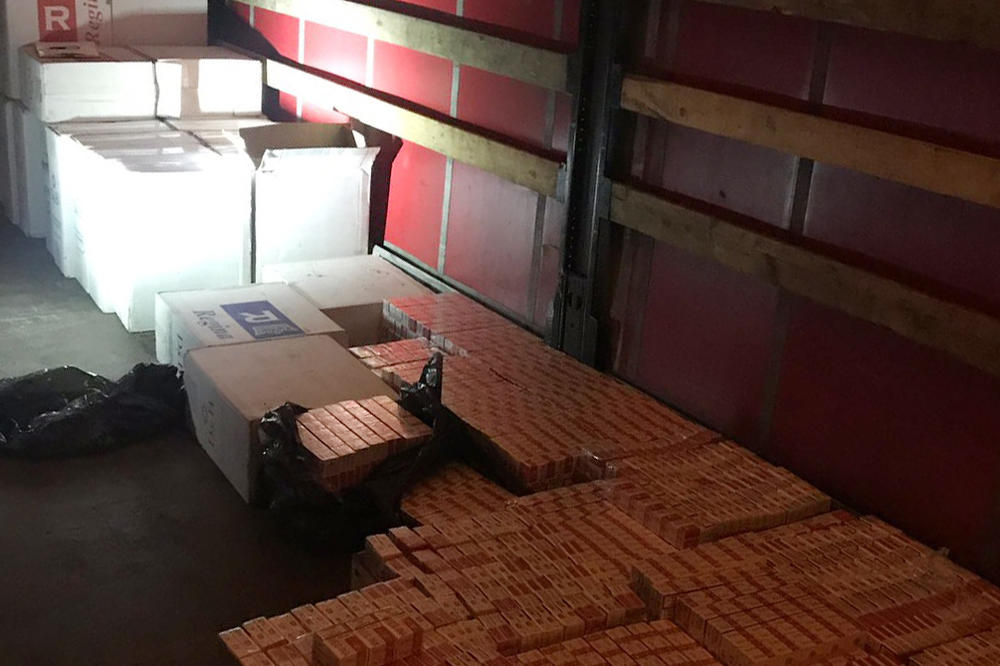 SRPSKA POLICIJA JE ZAUSTAVILA MOTORNO VOZILO PRILIKOM RUTINSKE KONTROLE: Ono što su našli unutra je neverovatno!