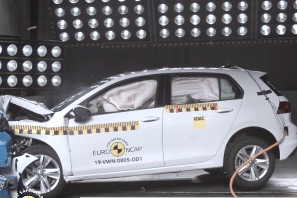 PRI UDESU OTVARAJU SE ZADNJA VRATA: U ovim automobilima nikako niste bezbedni! (VIDEO)