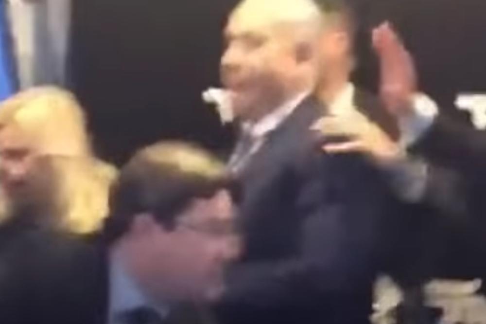 NETANJAHU UMALO POGINUO! Držao govor kada je počela OPŠTA PANIKA ZBOG RAKETE! (VIDEO)