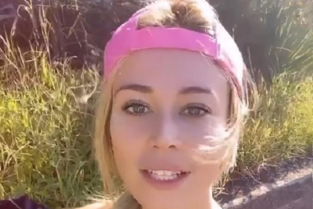DA LI SE TAKO IZLAZI NA TRČANJE? Sportska novinarka izašla na ulicu sa krpicom preko grudi - sve joj je prekipelo!