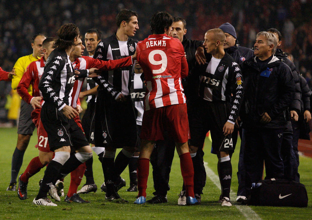 Srđa Knežević skroz desno na Večitom derbiju