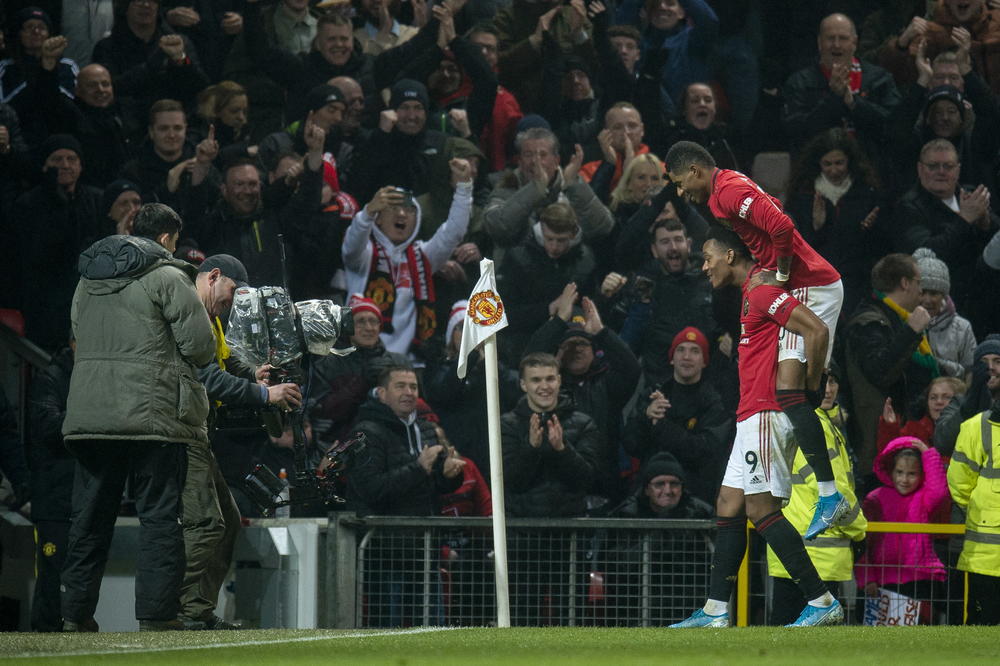 ZANOSNI FUDBAL JUNAJTEDOVIH BEBA: Anćeloti krenuo sa pobedom - Čelsi poražen od Svetaca!