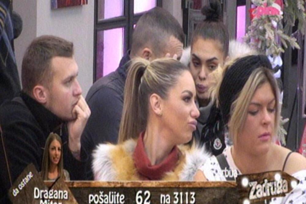 KARIĆ TOMOVIĆU ZABO NOŽ U LEĐA: Kad su pustili OVAJ SNIMAK, nije mogao da veruje očima i ušima! (VIDEO)