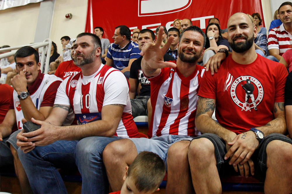 ČAST I BRUKA ŽIVE DOVIJEKA: Bivši igrač Zvezde stao uz Srbe u Crnoj Gori posle usvajanja spornog Zakona!