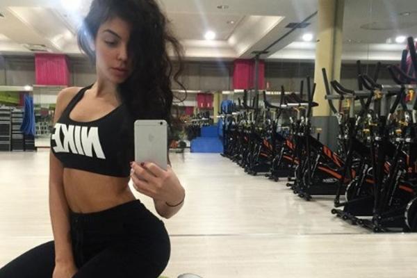 GEORGINA POKAZALA OGROMNU POZADINU: Usporila je snimak kako bi moglo sve lepo i detaljno da se vidi! (VIDEO)