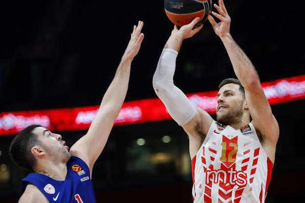 BOMBA NA MALOM KALEMEGDANU: Ljubimac Delija se vraća u Zvezdu!