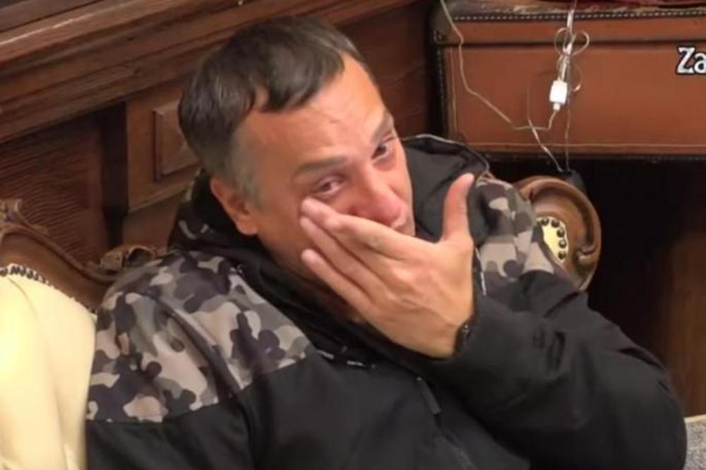 GAGI ZBOG LUNE ZAVRŠIO U BOLNICI! Nakon vesti o ćerki, Gagiju je pozlilo i odmah je ODVEDEN KOD LEKARA