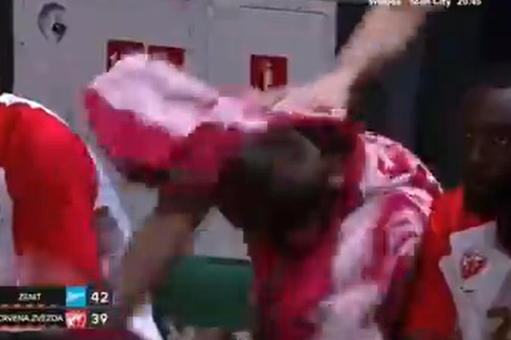 BORIŠA TOTALNO PODIVLJAO: Simanić u napadu besa bacio flašu, a zatim je urlao iz sve snage!