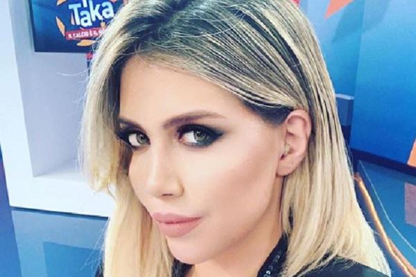 NEMA ŠMINKE, ALI NEMA NI ODEĆE: Vanda pokazala bujno poprsje - zbog nje je Nova godina stigla ranije!