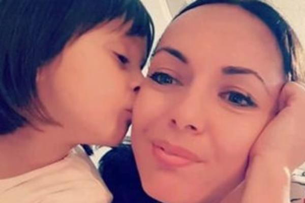 UŽAS NAD UŽASIMA: Albanka umrla od tuge nakon što joj je ćerka stradala u zemljotresu (FOTO)