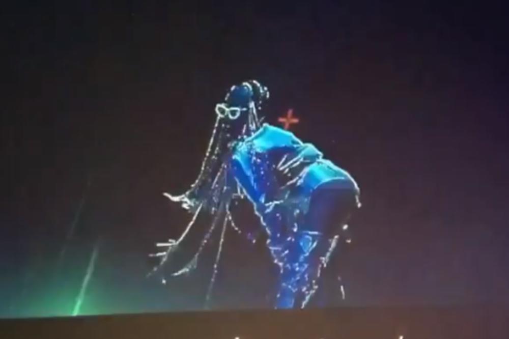 STIGLA I TREĆA LUNINA PESMA! ŽENO ŠTA JE OVO? Svi se pitaju odakle sa njim da SNIMI PESMU! (VIDEO)