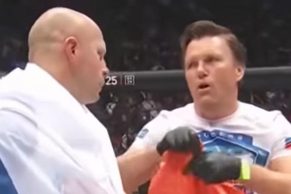 NAJVEĆA LEGENDA MMA OTIŠLA U LEGENDU SA SRPSKOM ZASTAVOM: Fjodor srušio Amera, pa objavio kraj!