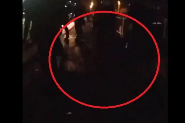 POJAVIO SE SNIMAK KAKO MILOVI BATINAŠI TUKU NAROD U CG: Pet policijaca mlate Milorada Ivanovića (19)! (VIDEO)