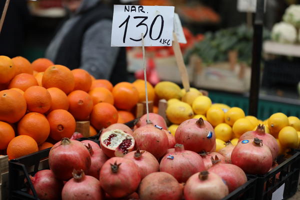 OVU GREŠKU SKORO SVI PRAVIMO: Ovo voće i povrće nikako ne treba guliti, evo i zašto!