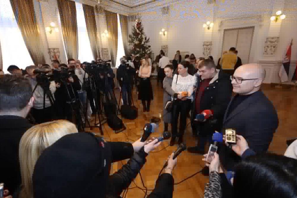 GRADONAČELNIK VUČEVIĆ PRIREDIO NOVOGODIŠNJI PRIJEM: Zahvaljujući novinarima mi se trudimo da budemo bolji!