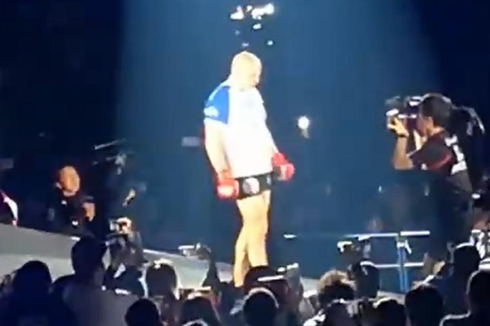 CELA SRBIJA PLAČE OD PONOSA! Najbolji borac svih vremena izašao poslednji put u ring uz OVU PESMU! (VIDEO)