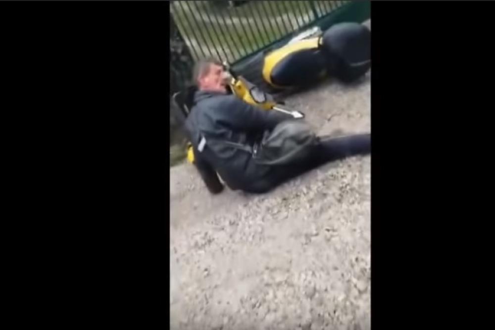 PIJANI POŠTAR SNIMLJEN NA BALKANU! Pokušavao da sedne na motor pa napravio CIRKUS! Reagovala POŠTA (VIDEO)