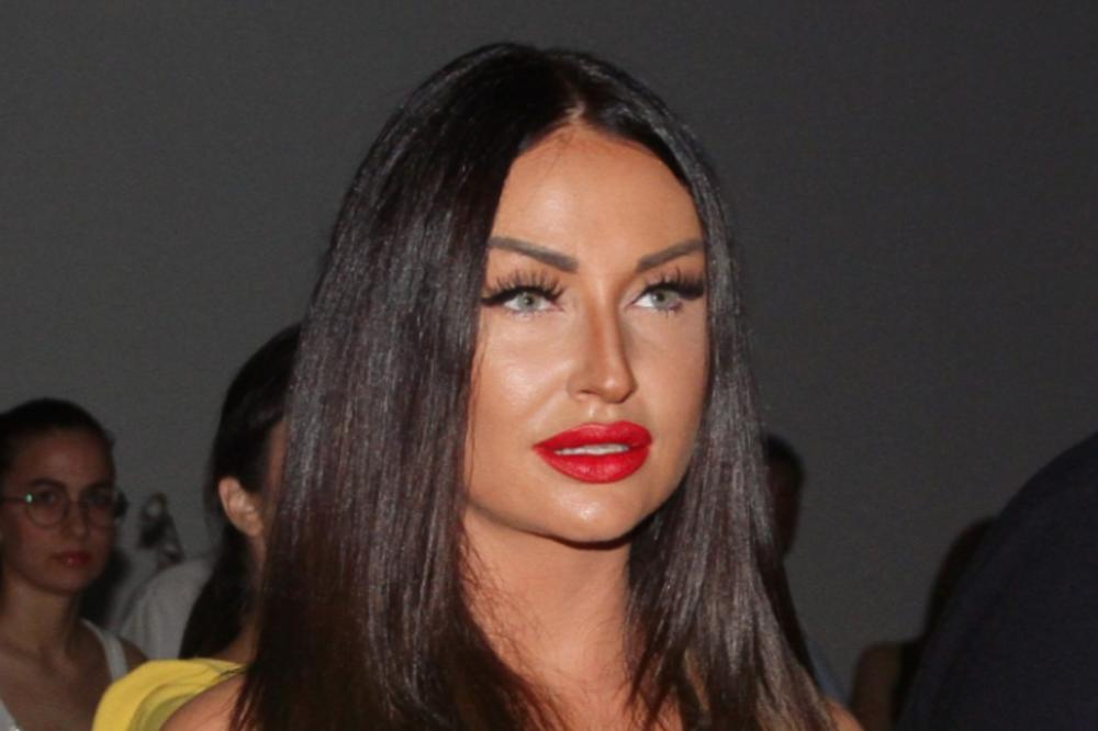 "NEMAM SNAGE DA SE VRATIM NORMALNOM ŽIVOTU" Emotivno obraćanje Kaće Živković povodom TRAGEDIJA u Srbiji