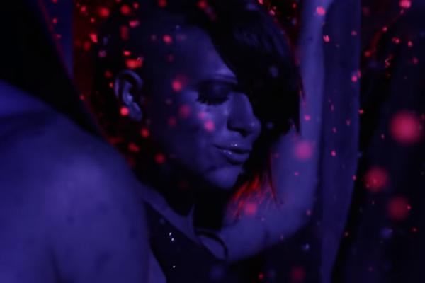 NAŠA POZNATA PEVAČICA REŠILA DA PRODA STVARI IZ KUĆE: Mora to da uradi, na spisku slike, pribor za jelo....