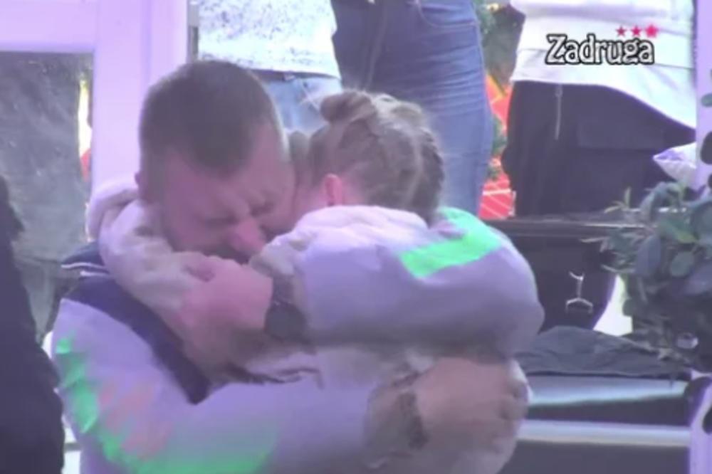 NAKON ŠTO JE ANA KORAĆ UŠLA U ZADRUGU, DOŠLA I JANJUŠEVA ĆERKA: Odmah je poslao ženi PORUKU u spoljni svet!