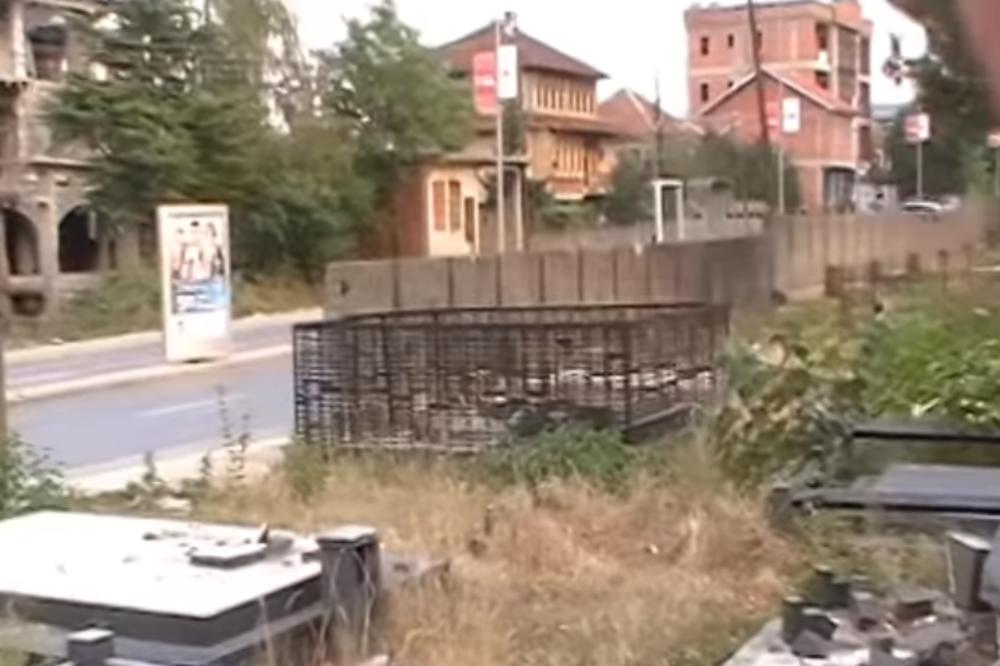 OČIŠĆENO PRAVOSLAVNO GROBLJE U ĐAKOVICI! Tamo je bila ruina JER SRBI VIŠE NE MOGU DA ODU DA GA POSETE