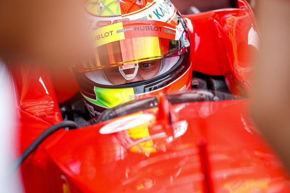 ŠUMAHEROVI ORGANI, MIŠIĆI I KOSTI POTPUNO SU PROMENJENI: Neurohirurg tvrdi da bi već bio mrtav da je siromašan!