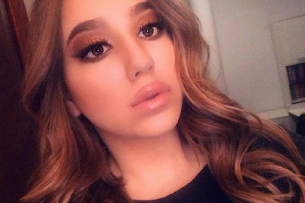 OBUKLA USKO I POKAZALA OBLINE! OVAKO JE ĆERKA ZDRAVKA ČOLIĆA IZAŠLA U GRAD: Tata će morati da je BRANI od udvarača!