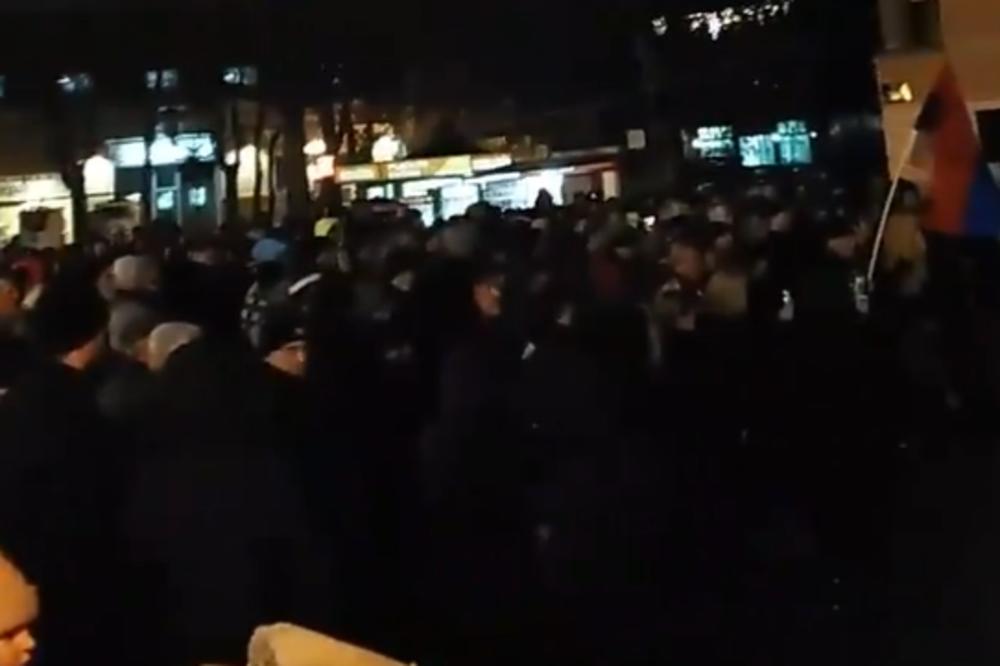 VRBAS PRUŽIO PODRŠKU PRAVOSLAVCIMA U CRNOJ GORI: Borba za identitet je obaveza pred precima i potomcima! (VIDEO)