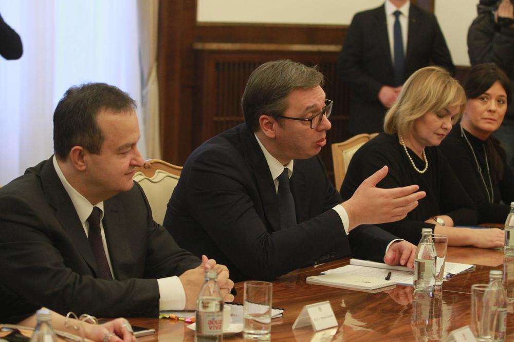 IVICA BOLJE OD MENE ZNA KAD SU IZBORI I ZNA ŠTA LJUDI VOLE DA ČUJU: Vučić potpuno otvoreno o šefu SPS