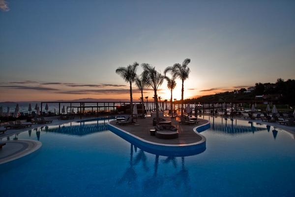 HIT U TRAVELLAND-U: FIRST MINUTE PONUDE I POPUSTI DO 58% NA LETOVANJE U GRČKOJ