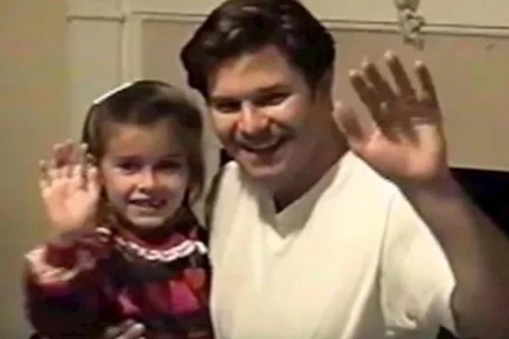 CEO ŽIVOT JE PLESAO SA NJOM: Ovaj OTAC je na venčanju svoje ĆERKE pokazao nešto što ju je RASPLAKALO (VIDEO)