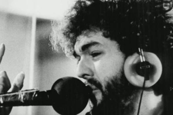 OVAJ POZNATI MUZIČAR ROĐEN JE NA BOŽIĆ: Pričalo se da se ZAMONAŠIO, a porodična tragedija promenila ga je ZAUVEK!