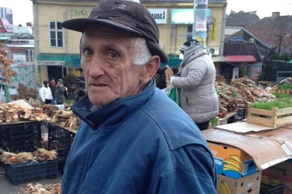 NAJTUŽNIJA PRIČA O ČIKA MIJI JE DOBILA OBRT! Prodavao je BADNJAKE po ZIMI par dana, bez smeštaja! EVO GDE JE SADA