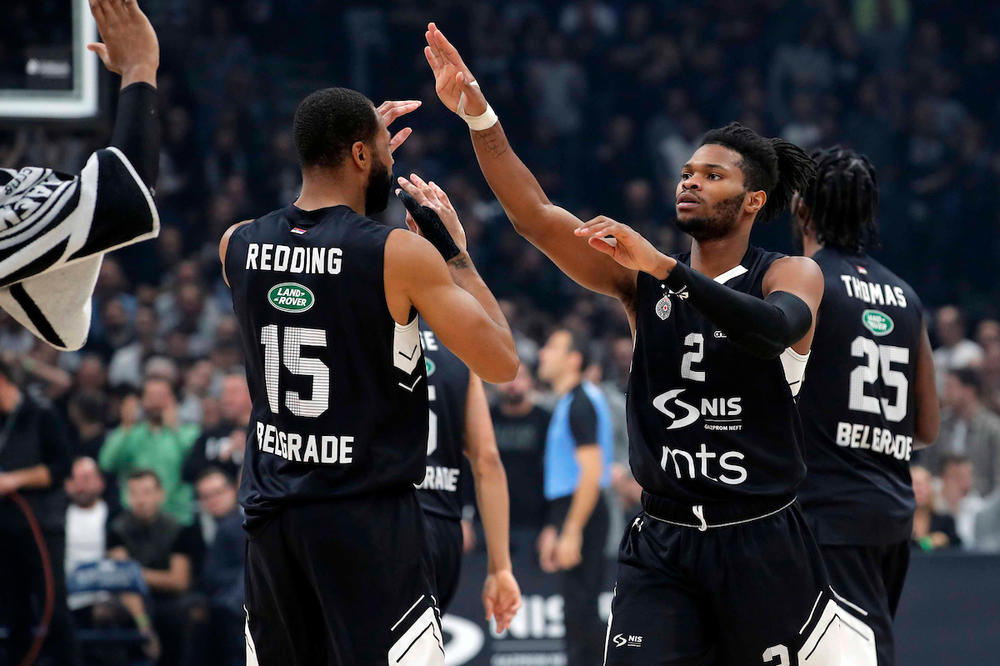 KOŠARKAŠ PARTIZANA U CENTRU SKANDALA: Slike njegovog polnog organa zapalile internet!