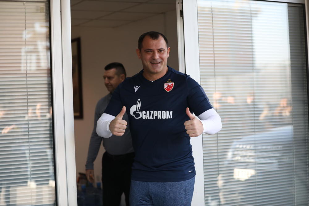 DEKI STANKOVIĆ IZVRŠIO PROZIVKU NA MARAKANI: Ovih 30 igrača počinje pripreme sa novim trenerom Zvezde!