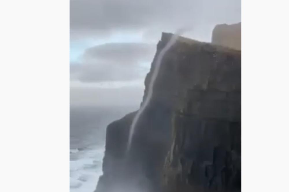 VODA POTEKLA KA NEBU! Formirao se OBRNUTI VODOPAD u neverovatnom prirodnom fenomenu (VIDEO)