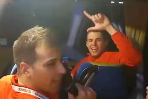 CRNOGORSKI RUKOMETAŠI ŽESTOKO PROVOCIRALI POSLE POBEDE: Pokazali su ovaj ZNAK, SVE JE JASNO! (VIDEO)