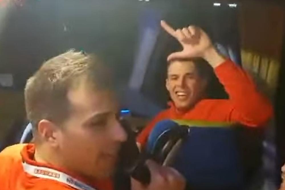 CRNOGORSKI RUKOMETAŠI ŽESTOKO PROVOCIRALI POSLE POBEDE: Pokazali su ovaj ZNAK, SVE JE JASNO! (VIDEO)