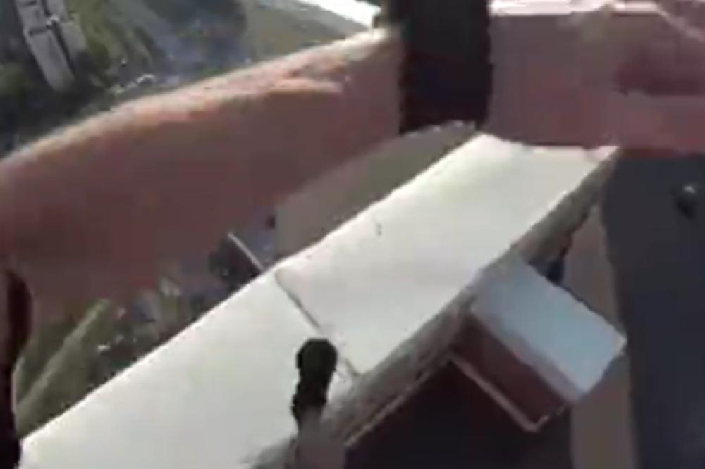 OVAJ SNIMAK BOLJE NE GLEDAJTE: Budale imaju mnogo sreće, šta drugo reći? (VIDEO)