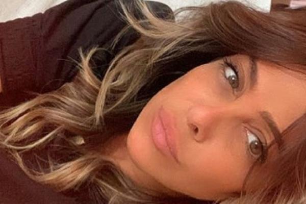 MAJKA FUDBALERA ROME JE PRAVA BOMBETINA: Na Instagramu je prati 300.000 ljudi, a sin je moli da ga ne blamira!