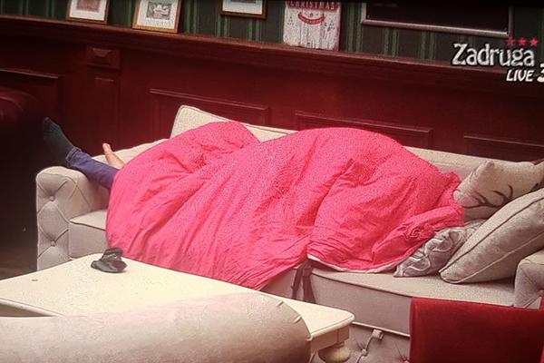 JOŠ JEDAN KEKS PAO U PABU! Ovoga puta sa upaljenim svetlima, zajahala ga sve u 16