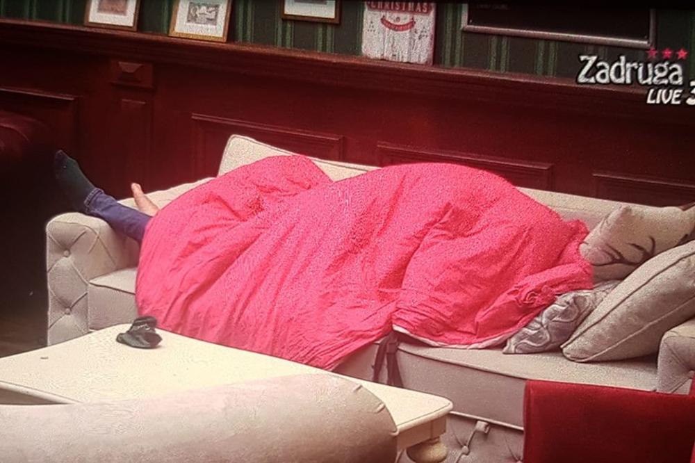 JOŠ JEDAN KEKS PAO U PABU! Ovoga puta sa upaljenim svetlima, zajahala ga sve u 16