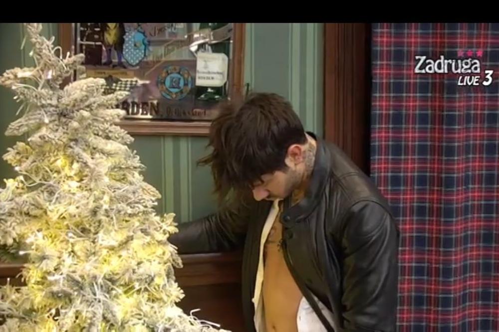 OVO JE NAJODVRATNIJA SCENA IKADA SNIMLJENA U ZADRUZI: Urinirao po PABU, ona mu očistila stvar pa krenuli u AKCIJU