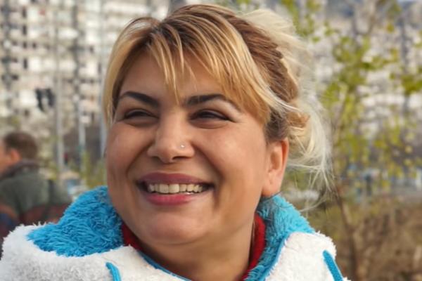 UČINILO VAM SE DA VAM JE POZNATA SADIJA KOJA JE PRETUKLA MILICAJKU? Pronašli smo OVAJ STARI SNIMAK! (VIDEO)