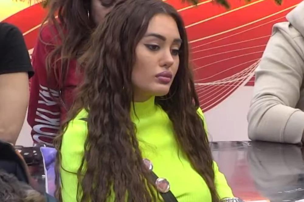 "U CRNO ZAVILA..." ANA KORAĆ NEUTEŠNA NAKON RASKIDA SA DAVIDOM: Suza suzu stiže, POSVETILA MU NEŠTO POTRESNO!