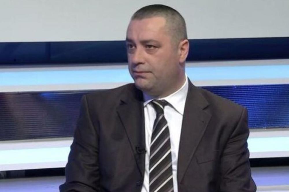 ZDRAVO JE ZA ŠEĆERAŠE DA ŠETAJU, A I DIJABETIČARE! Crnogorski istoričar brutalno ISMEJAO VERNIKE! (VIDEO)