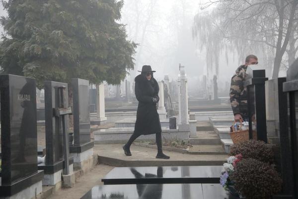 GROBLJEM SE ORI OČE NAŠ! Ceca nikada nije PREŽALILA UBISTVO ARKANA, jedino na GROBLJU NEMA NJE!